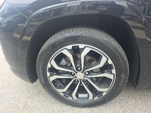 Used 2018 GMC Terrain Denali w/ Comfort Package AWD/4WD image 12