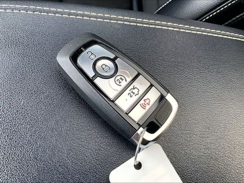 Used 2019 Ford Edge ST w/ Convenience Package AWD/4WD image 11