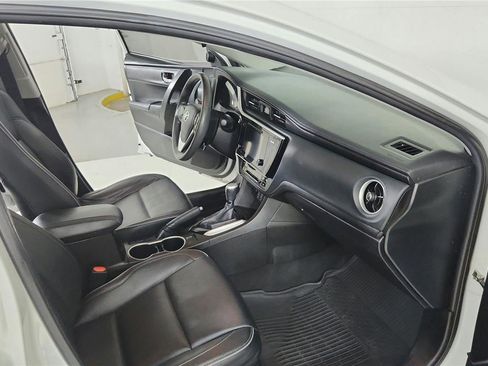 Used 2017 Toyota Corolla XLE FWD image 19