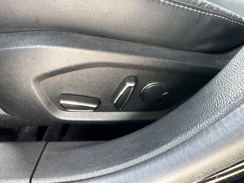 Certified 2018 Ford Fusion SE w/ Fusion SE Technology Package FWD image 23