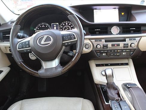Used 2016 Lexus ES 350 image 11