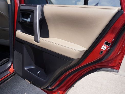 Used 2016 Toyota 4Runner SR5 Premium image 25