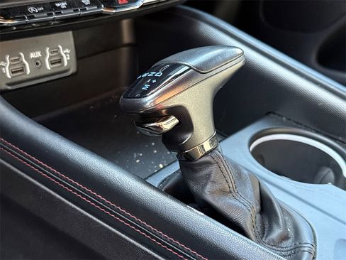 Used 2023 Dodge Durango GT image 11