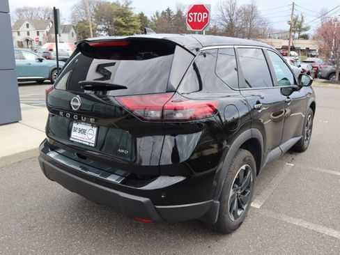 Certified 2025 Nissan Rogue SV image 6