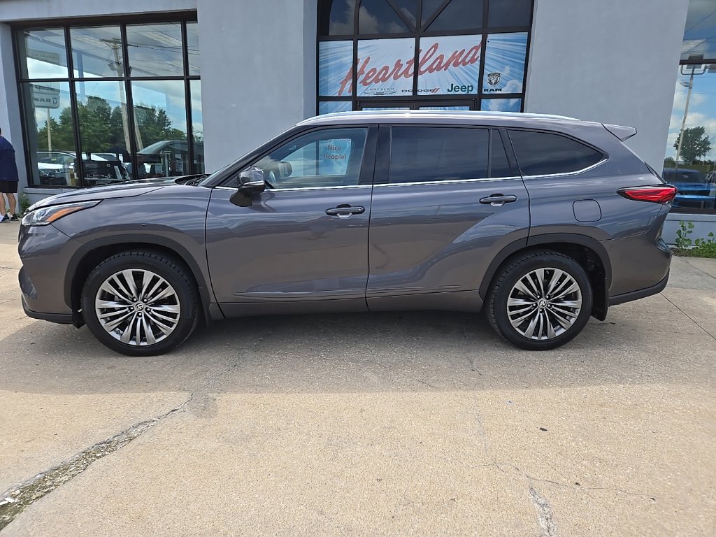 Used 2021 Toyota Highlander Platinum AWD/4WD image 8