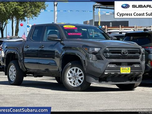 Used 2025 Toyota Tacoma SR5 AWD/4WD image 1