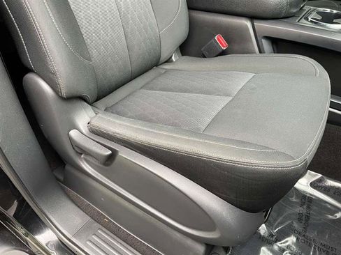 Used 2018 Nissan Titan SV w/ SV Convenience Package image 63