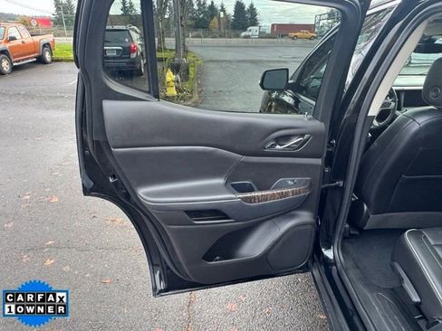 Certified 2022 GMC Acadia Denali w/ Black Diamond Edition image 10