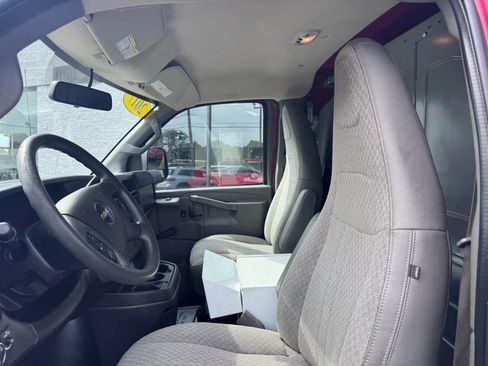 Used 2017 GMC Savana 3500 image 10
