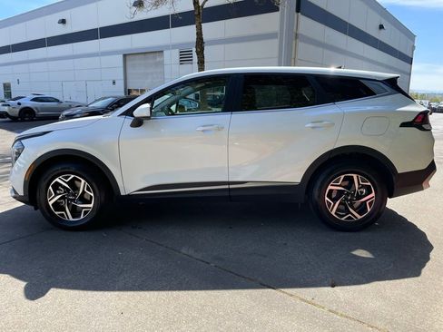 Certified 2025 Kia Sportage LX image 6