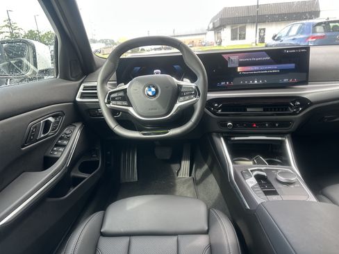 Used 2026 BMW 330i xDrive Sedan AWD/4WD image 15