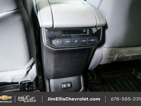 Used 2020 Toyota Highlander XLE image 18