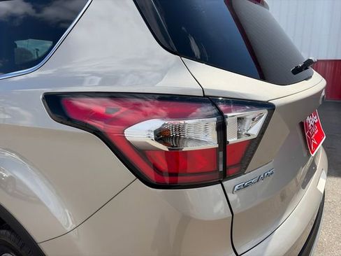 Used 2017 Ford Escape SE AWD/4WD image 18