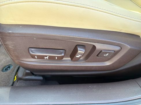 Used 2016 Lexus ES 350 w/ Premium Package w/Wood Trim FWD image 35