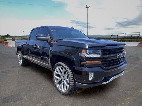 Used 2017 Chevrolet Silverado 1500 LT w/ All Star Edition AWD/4WD image 2
