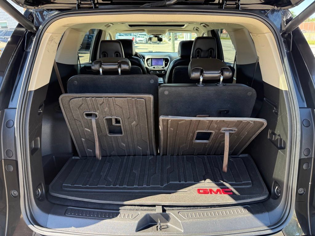 Used 2019 GMC Acadia Denali w/ Technology Package AWD/4WD image 19