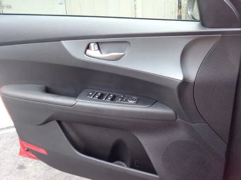 Used 2021 Kia Forte LXS FWD image 12