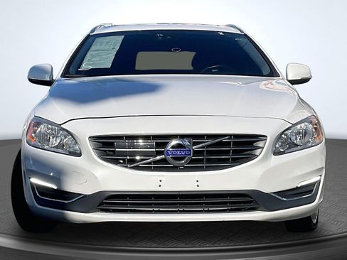 Used 2016 Volvo V60 T5 Premier w/ Technology Package image 3