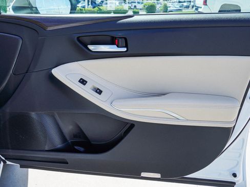 Certified 2021 Toyota Avalon XLE FWD image 22
