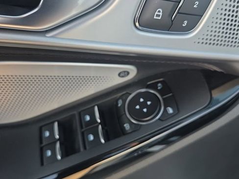 Used 2023 Ford Explorer Platinum w/ Technology Package image 10