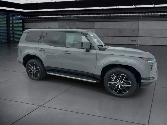 Certified 2024 Lexus GX 550 w/ Cold Area Package AWD/4WD image 2