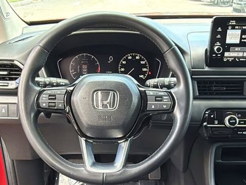 Used 2023 Honda Pilot Touring image 21