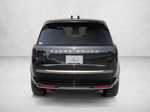 Certified 2025 Land Rover Range Rover Long Wheelbase SE AWD/4WD image 7