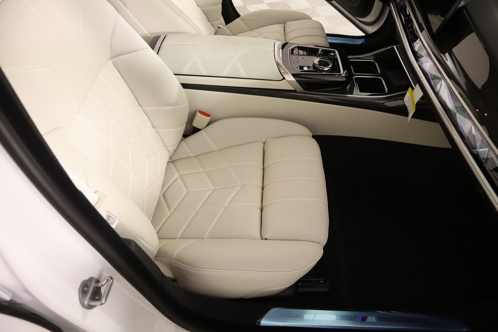 New 2026 BMW 740i RWD image 13
