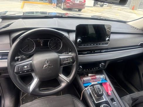 Used 2023 Mitsubishi Outlander SE FWD image 23
