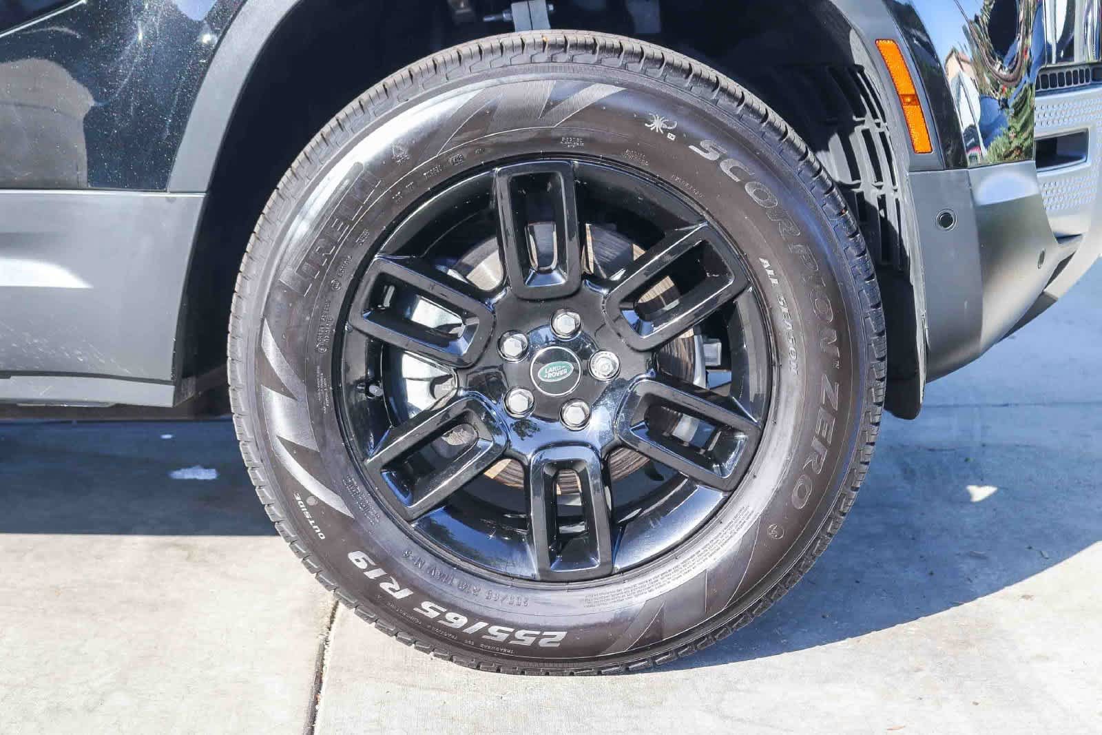 Used 2023 Land Rover Defender 90 S AWD/4WD image 9