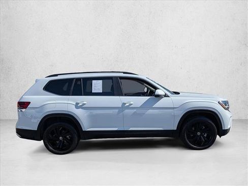 Used 2023 Volkswagen Atlas SE w/ Black Wheel Package FWD image 4