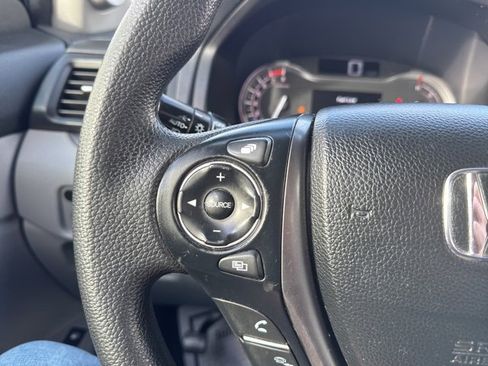 Used 2018 Honda Pilot EX image 25