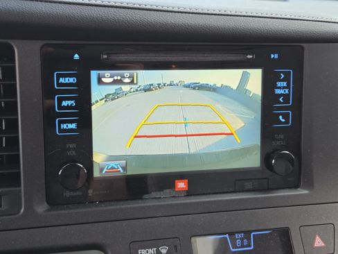 Used 2015 Toyota Sienna Limited Premium w/ Advanced Technology Package FWD image 16