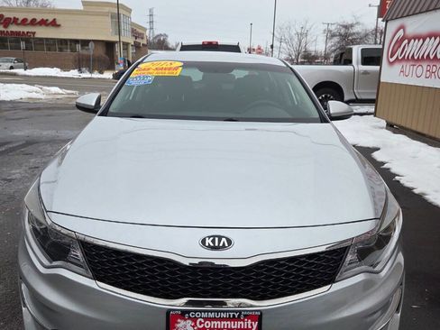 Used 2018 Kia Optima LX w/ 17" Alloy Wheels Package image 3