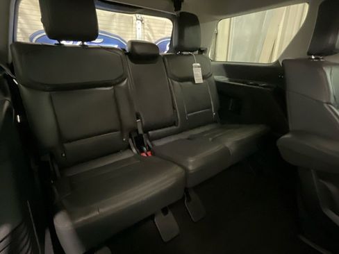 Used 2025 Ford Expedition Active image 13