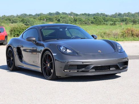 Used 2018 Porsche 718 Cayman GTS RWD image 4