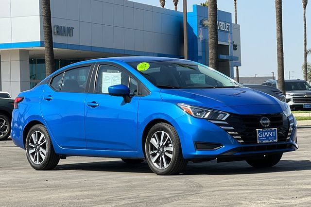 Used 2024 Nissan Versa SV FWD image 2
