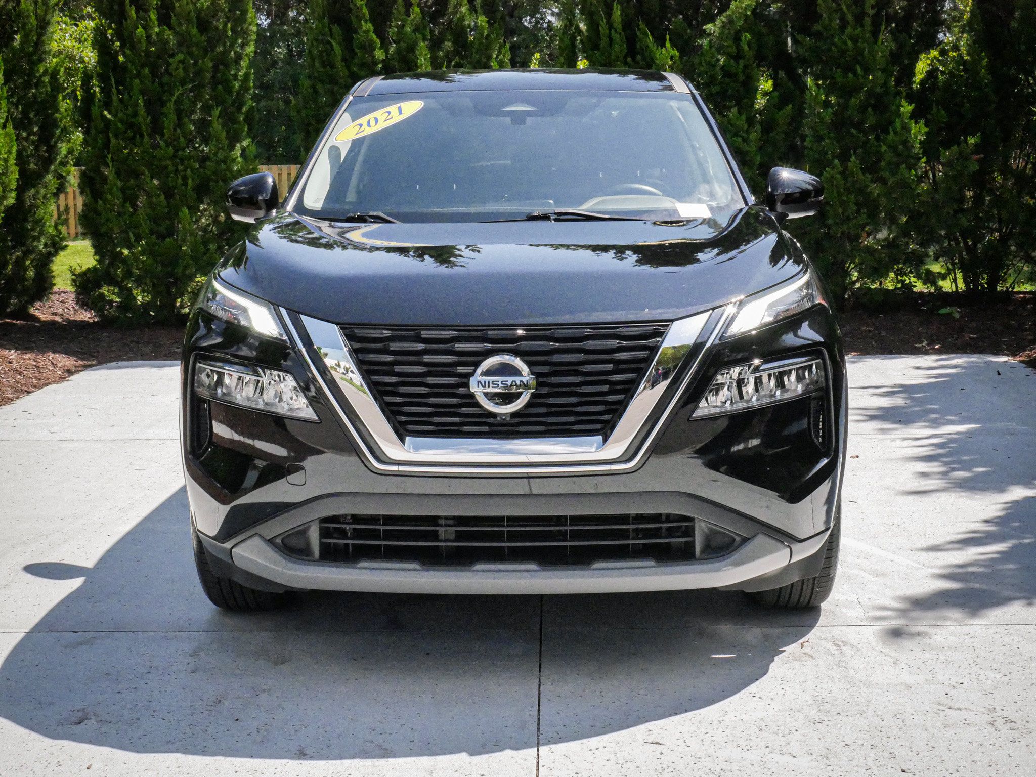 Used 2021 Nissan Rogue SV FWD image 3