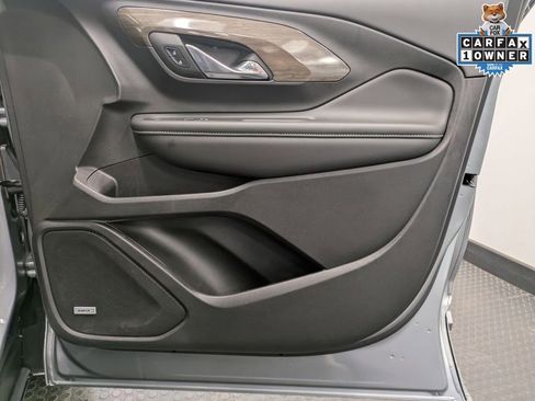 Used 2024 GMC Terrain Denali w/ Denali Premium Package image 30