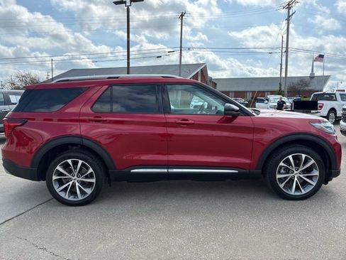 Used 2025 Ford Explorer Platinum w/ Ultimate Package AWD/4WD image 12