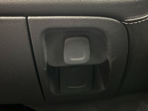 Used 2017 GMC Sierra 1500 SLT w/ SLT Premium Package AWD/4WD image 24
