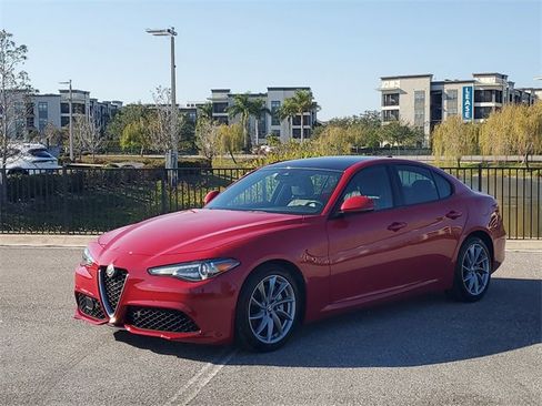 Used 2023 Alfa Romeo Giulia Ti image 2