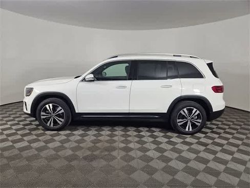 Used 2025 Mercedes-Benz GLB 250 4MATIC image 24