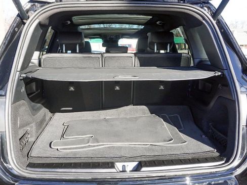 Used 2025 Mercedes-Benz GLB 250 4MATIC image 17