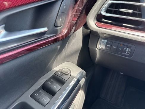 Used 2026 Chevrolet Traverse Z71 w/ LPO, Floor Liner Package AWD/4WD image 16