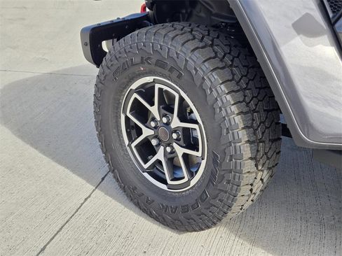 New 2025 Jeep Gladiator Rubicon image 7