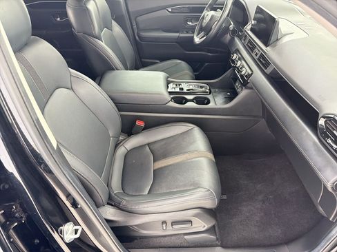 Used 2025 Honda Pilot EX-L image 30