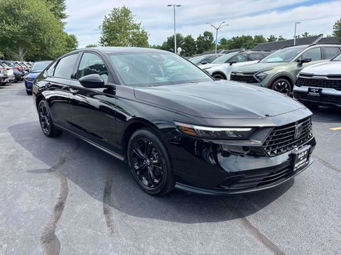 Used 2025 Honda Accord SE image 7