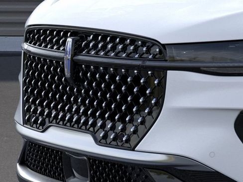 New 2026 Lincoln Nautilus Premier AWD/4WD image 17