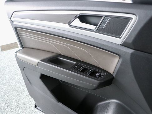 Used 2022 Volkswagen Atlas SE FWD image 21